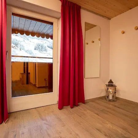 Omis Pennhaus Bed & Breakfast