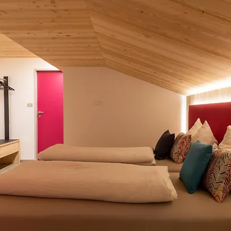 Omis Pennhaus Bed & Breakfast