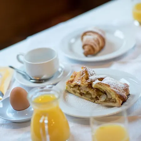 Omis Pennhaus Bed & Breakfast *